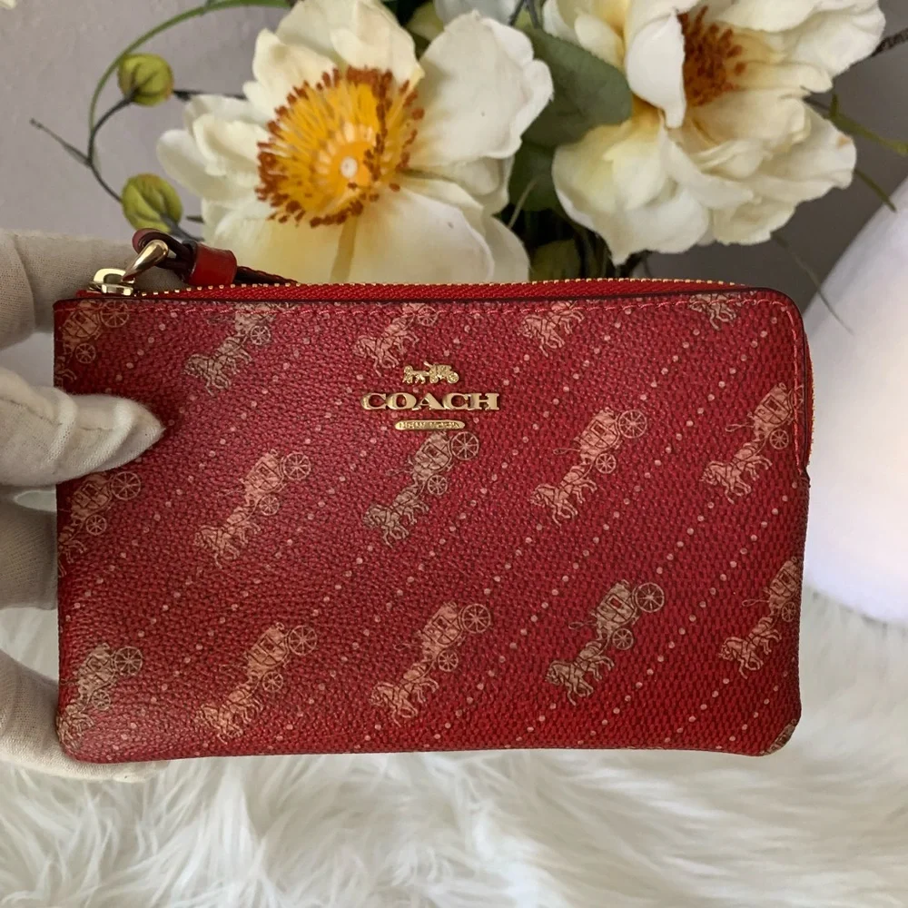 Coach Classic Horse & Carriage Wristlet Corner Zip